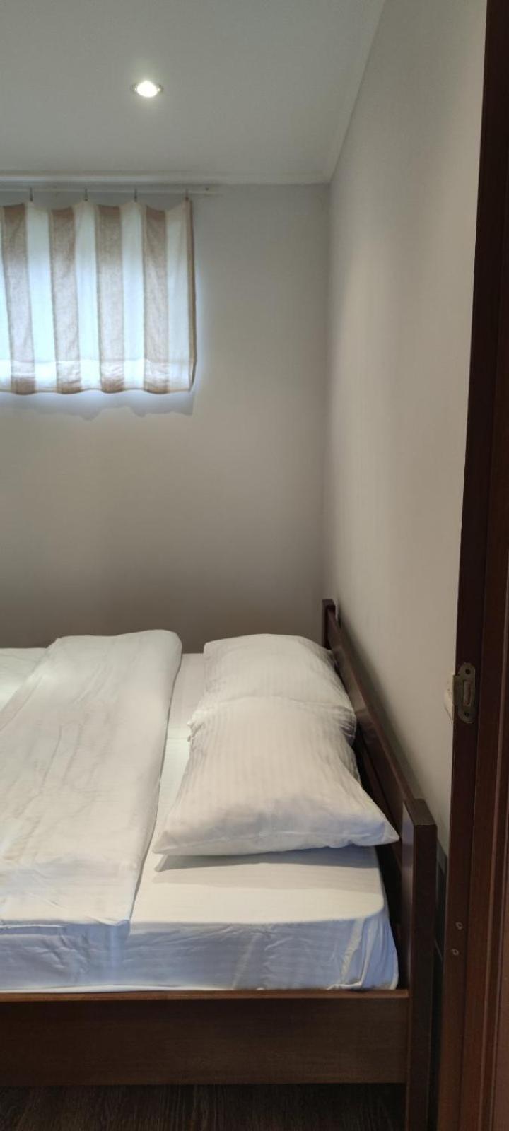 West Wood Aparthotel Knyagynya